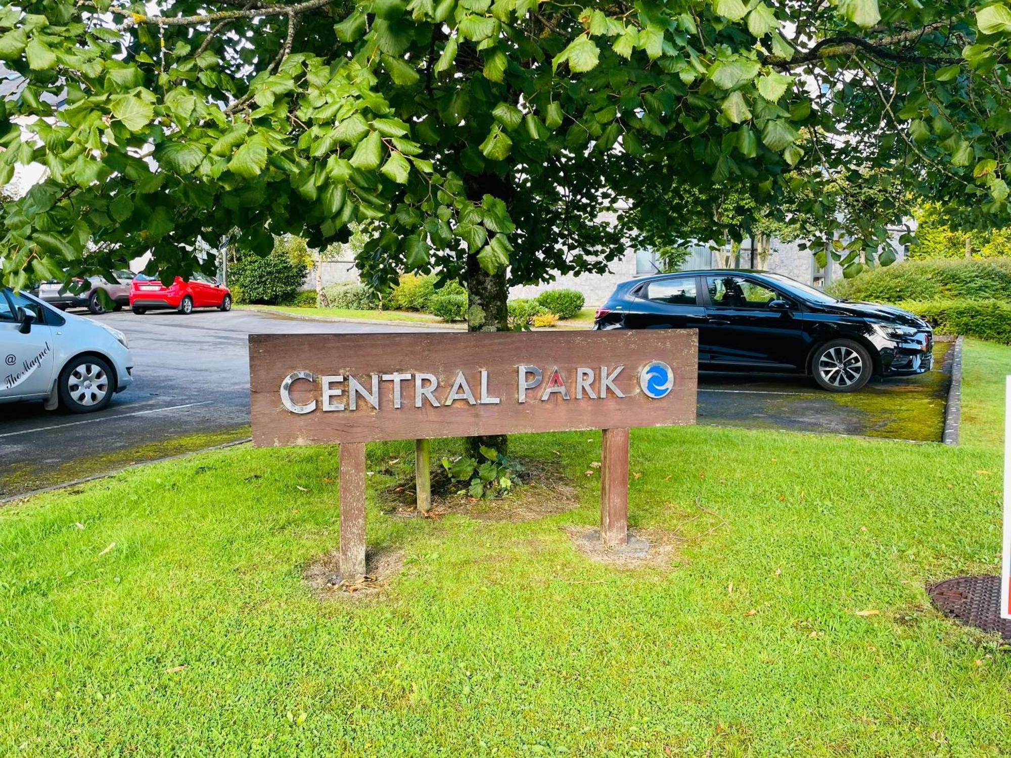 A Room In Central Park Apts Carrick on Shannon Kültér fotó